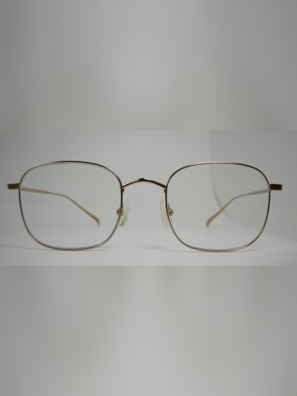 Linus. Square.Gold Titanium Eyeglasses. Minimalist. PureTitianium. Brushed Gold.